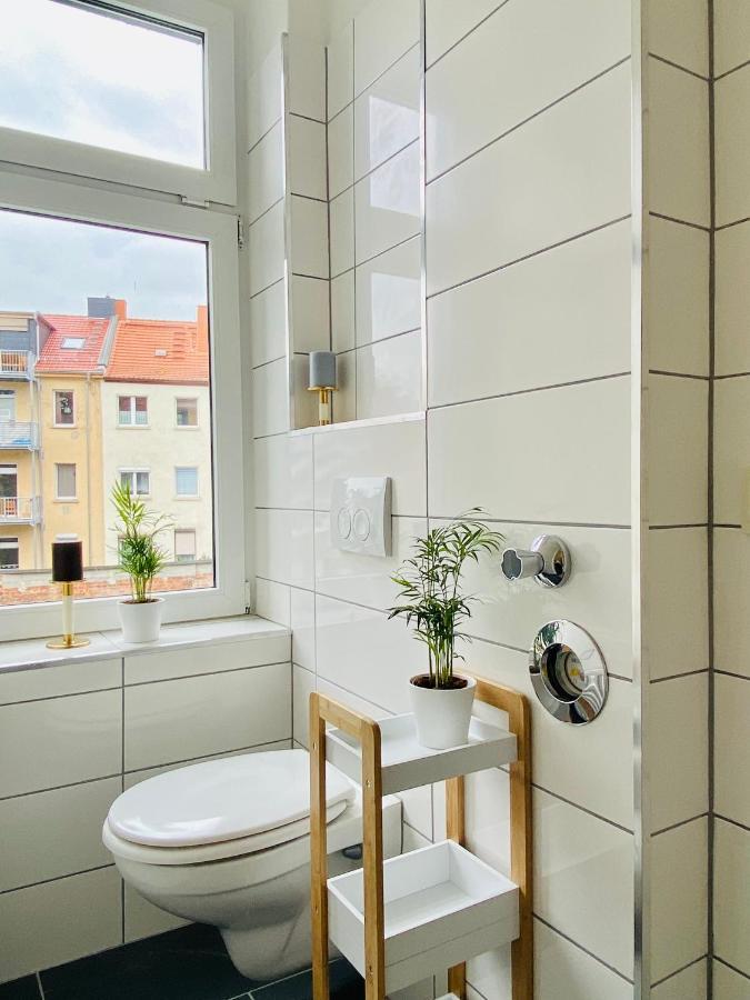 Stilvolles Apartment In Zentraler Lage - Smart-Tv, Queensize-Bett, Altbaustil, Kueche In City-Naehe Erfurt Exterior photo